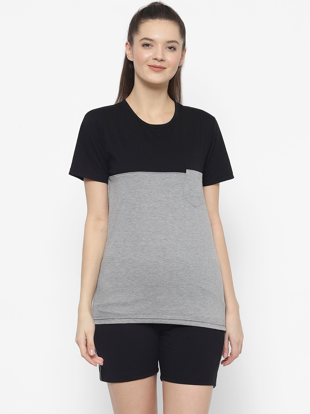 

VIMAL JONNEY Women Grey & Black Colourblocked Night suit