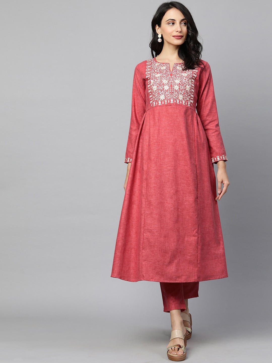 

FASHOR Women Rose Ethnic Motifs Embroidered Empire Thread Work Kurta With Trousers