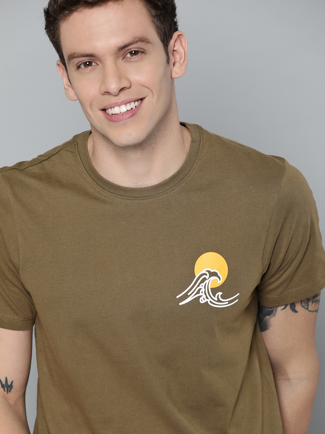 

Mast & Harbour Men Olive Brown Pure Cotton Solid T-shirt