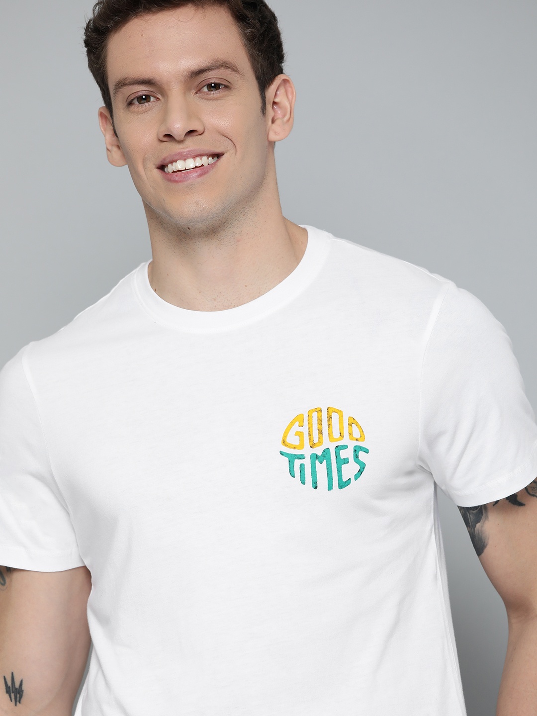 

Mast & Harbour Men White Solid Pure Cotton T-shirt