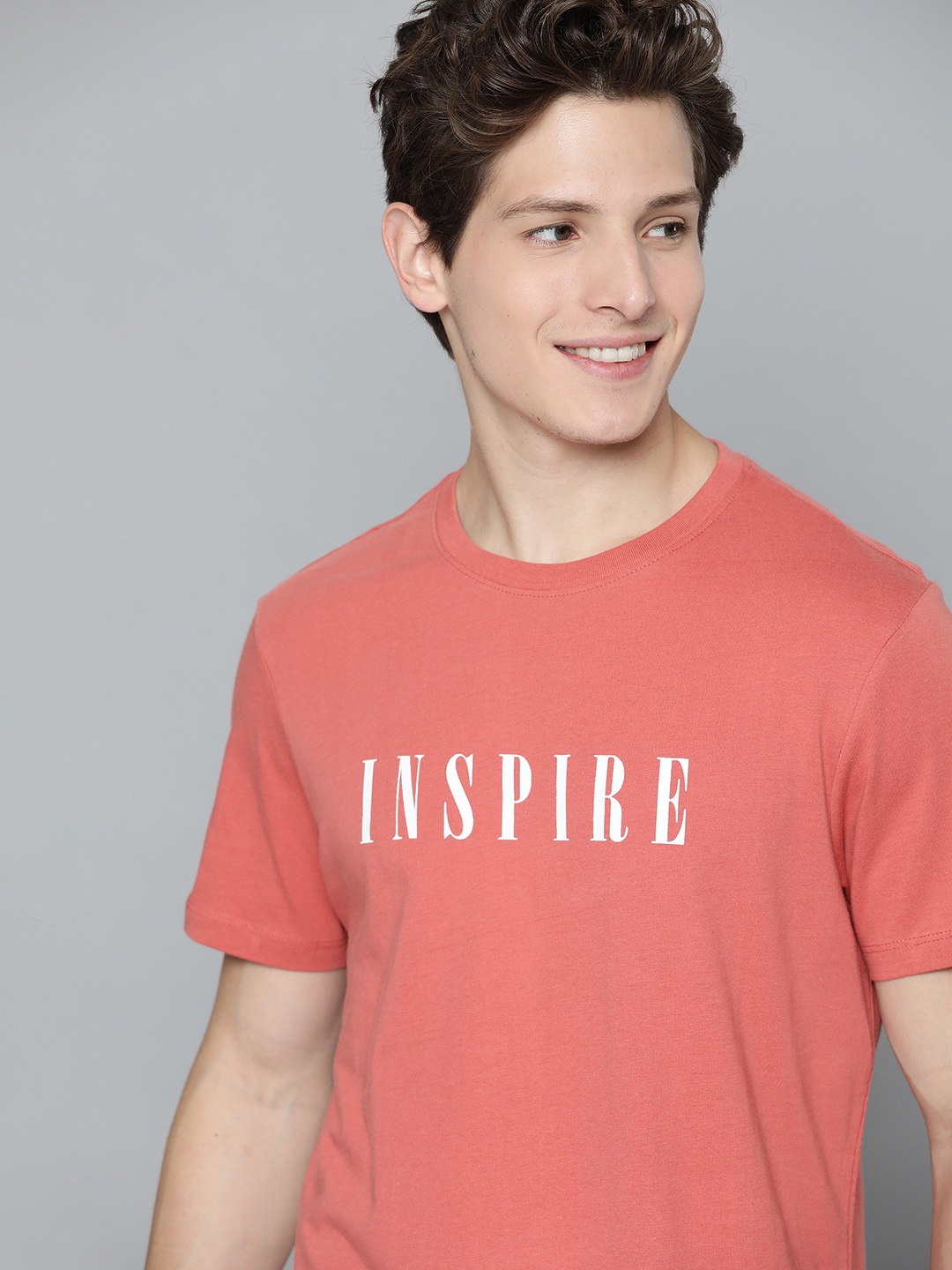 

Mast & Harbour Men Coral Pink Pure Cotton Printed T-shirt