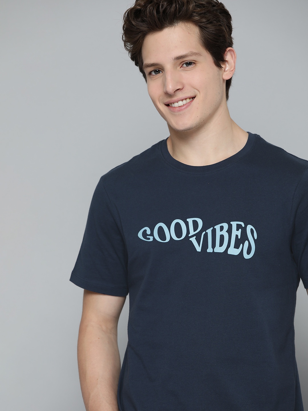 

Mast & Harbour Men Navy Blue Printed Pure Cotton T-shirt