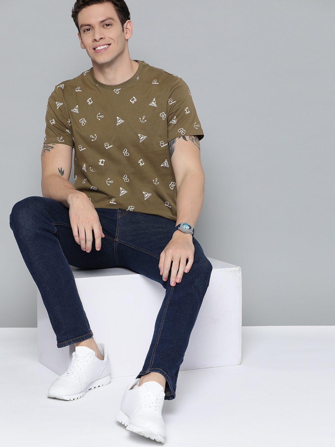 

Mast & Harbour Men Olive Brown Pure Cotton Printed T-shirt