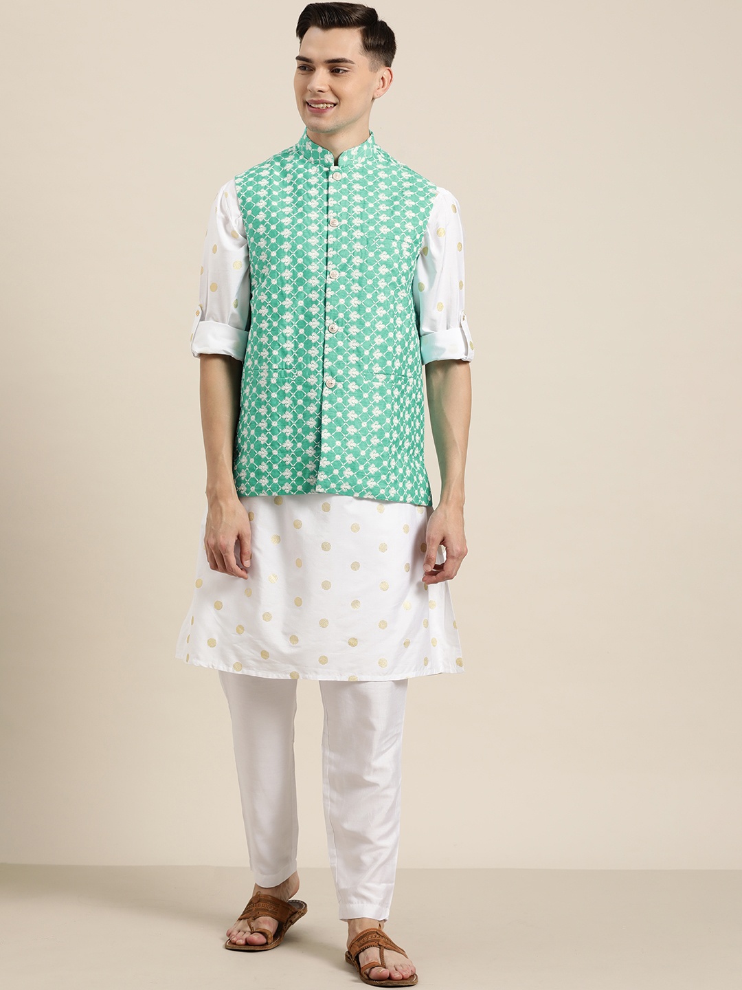 

SOJANYA Men Green & White Chikankari Embroidered Nehru Jacket