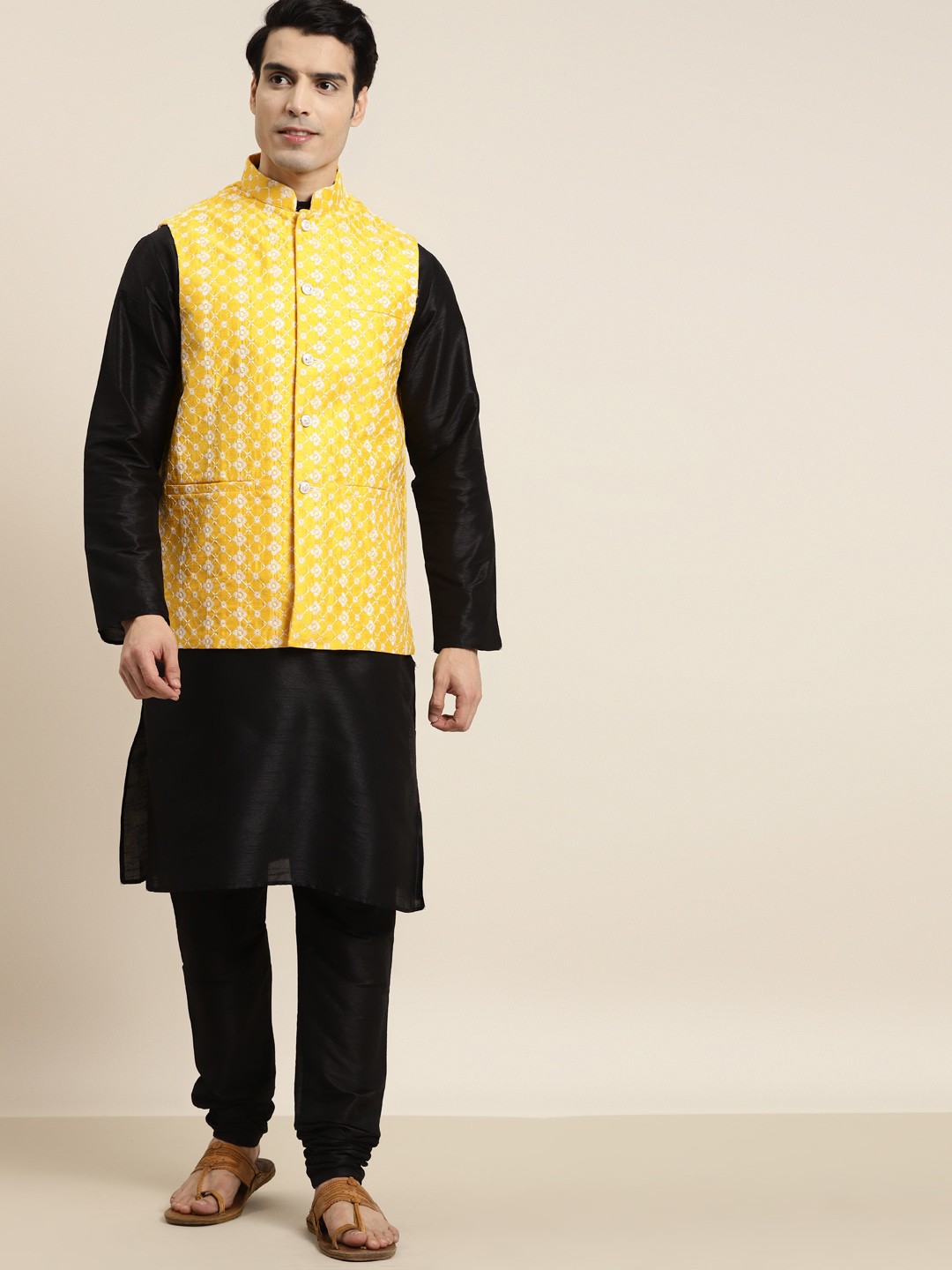 

SOJANYA Men Black Solid Kurta with Churidar & Nehru Jacket