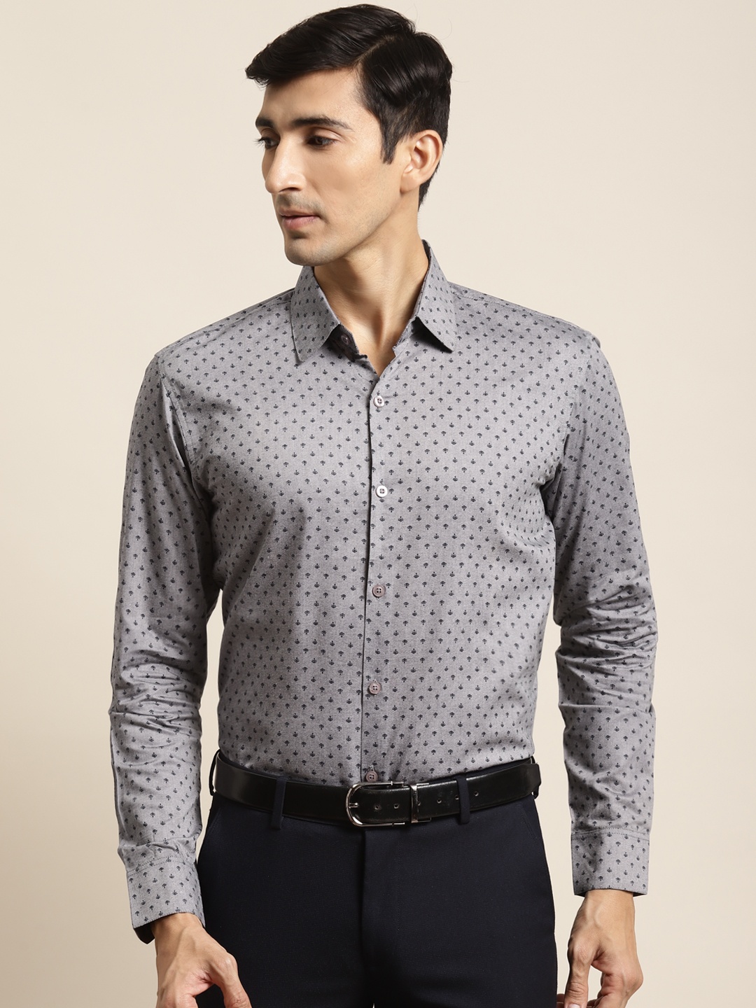 

SOJANYA Men Grey & Black Cotton Classic Fit Printed Formal Shirt