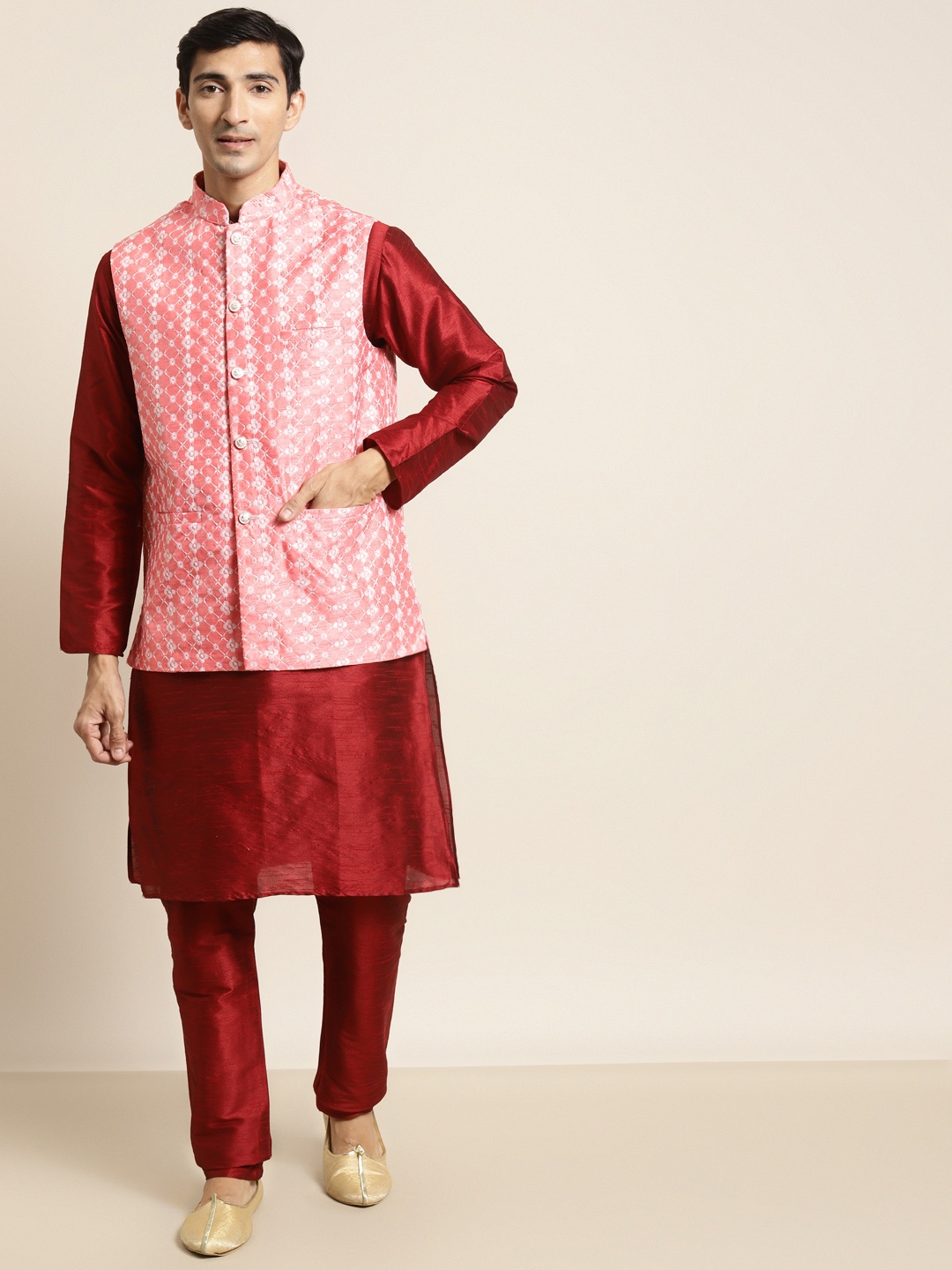 

SOJANYA Men Maroon & Pink Kurta with Pyjamas & Embroidered Nehru Jacket