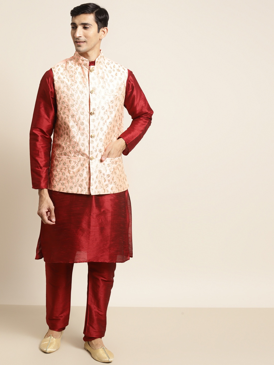 

SOJANYA Men Maroon & Pink Kurta with Pyjamas & Embroidered Nehru Jacket