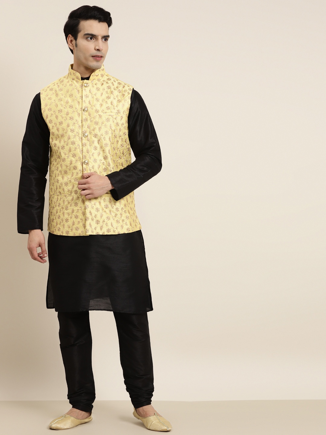 

SOJANYA Men Black Solid Kurta with Churidar & Nehru Jacket