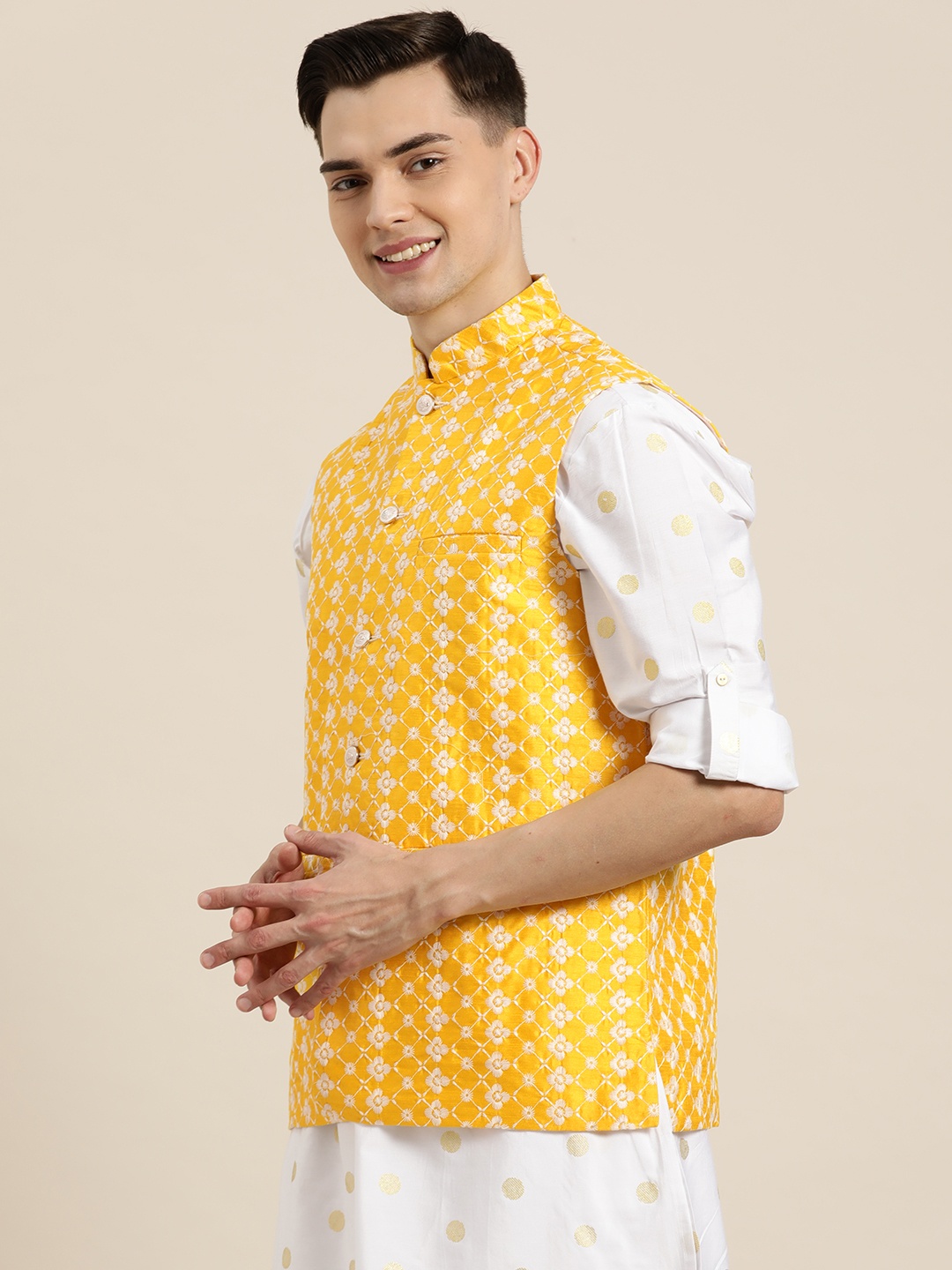 

SOJANYA Men Yellow & White Chikankari Embroidered Nehru Jacket