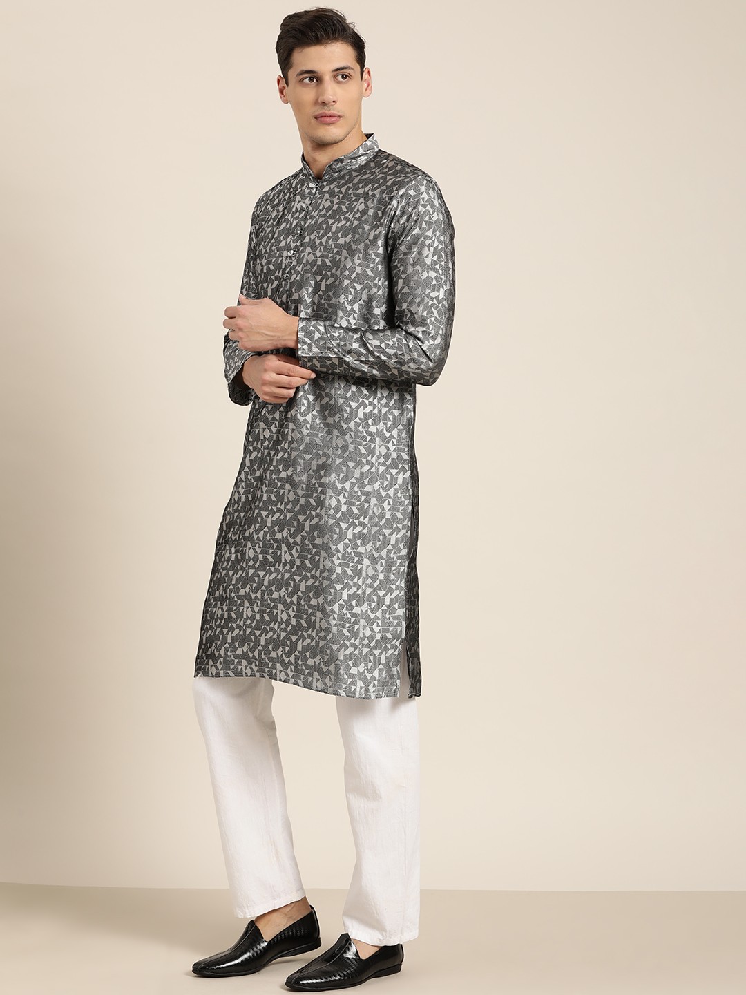 

SOJANYA Men Grey Geometric Kurta