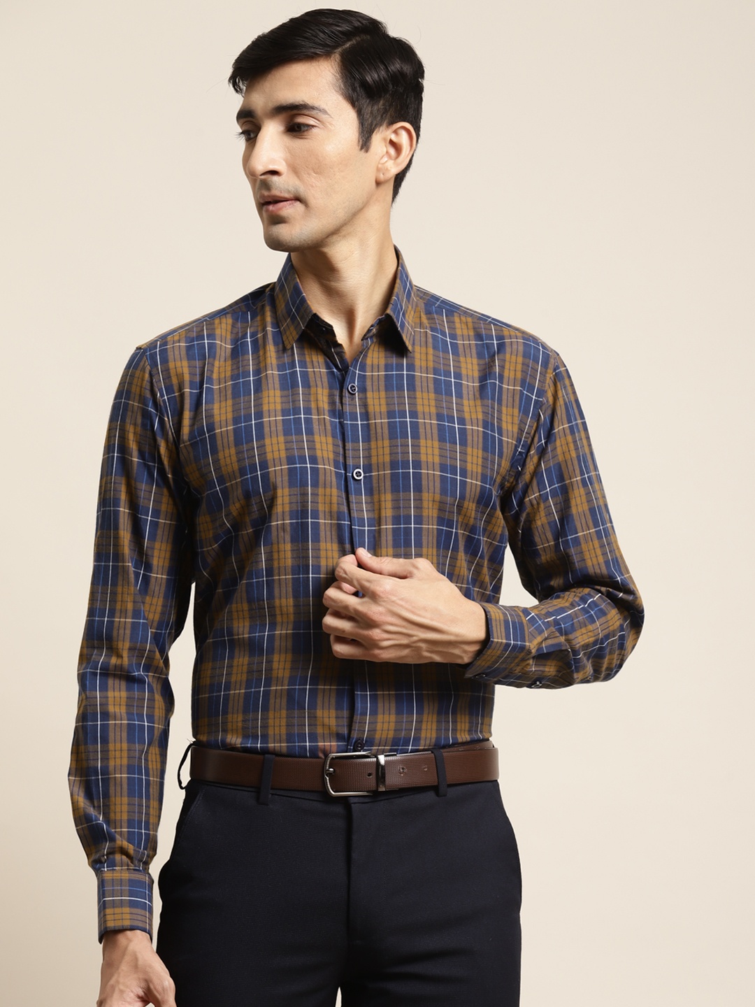 

SOJANYA Men Blue & Mustard Brown Cotton Classic Fit Checked Formal Shirt