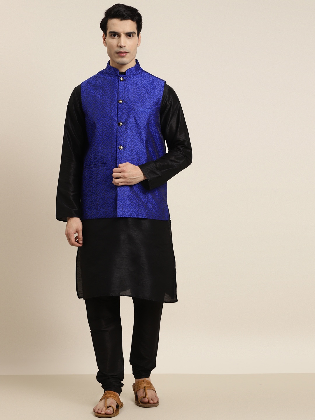

SOJANYA Men Black & Blue Kurta with Pyjamas & Woven Design Nehru Jacket