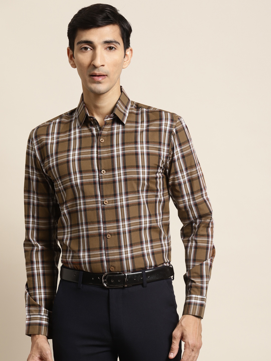 

SOJANYA Men Brown & Off-White Cotton Classic Fit Checked Formal Shirt