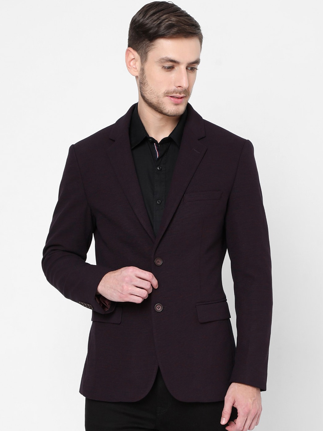 

Mufti Men Burgundy Solid Single Breasted Casual Blazer, Purple