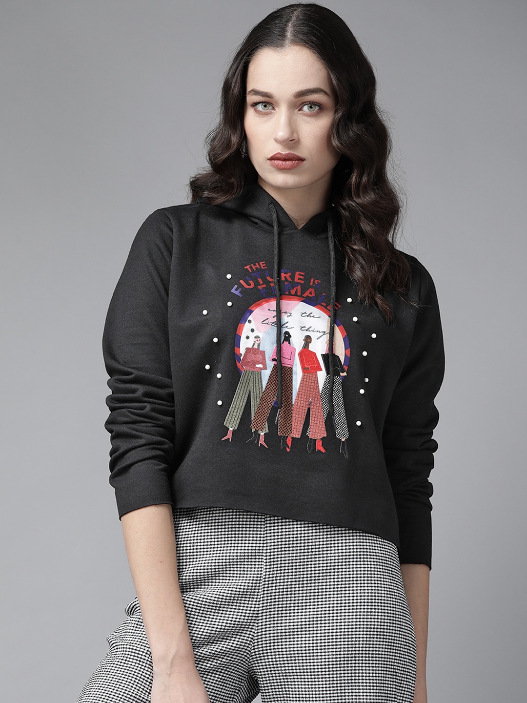 

KASSUALLY Women Black & White Typography Print Crop Hooded Sweatshirt