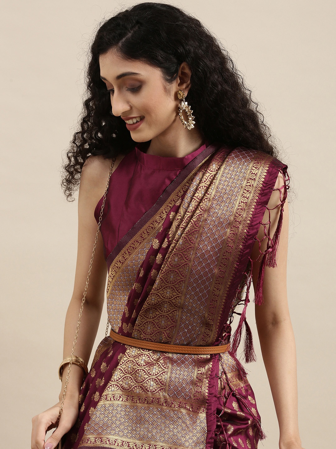 

Mitera Magenta & Gold-Toned Woven Design Silk Blend Saree