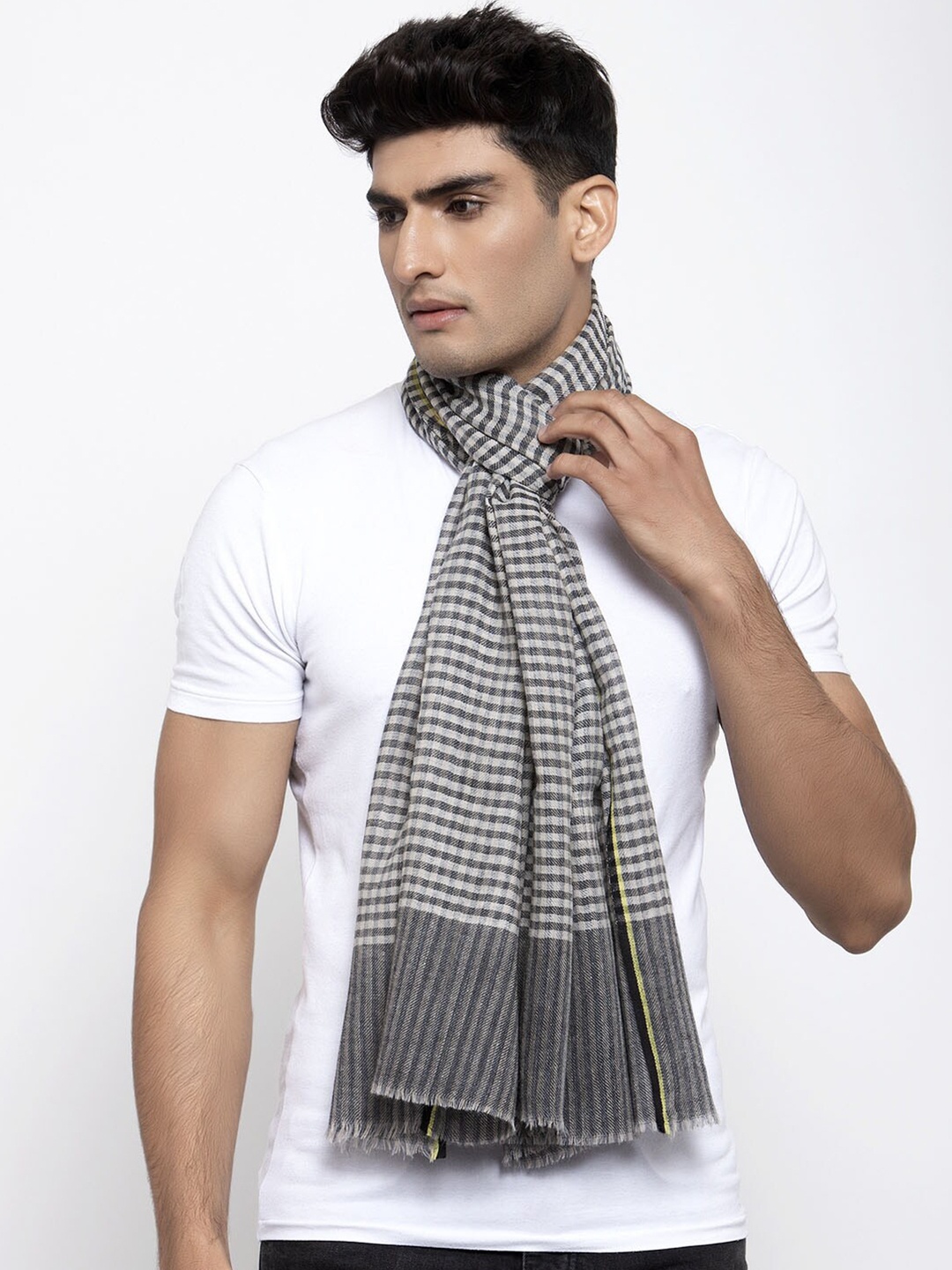 

Calvadoss Men Grey Checked Stole