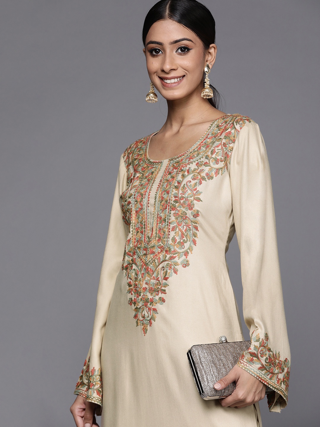 

Libas Women Beige & Olive Green Ethnic Motifs Yoke Design Winter Pashmina Wool Kurta