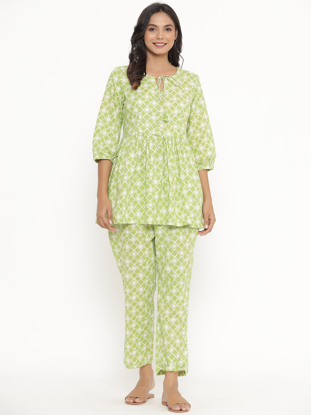 

JISORA Women Green Geometric Printed Pure Cotton Night Suit