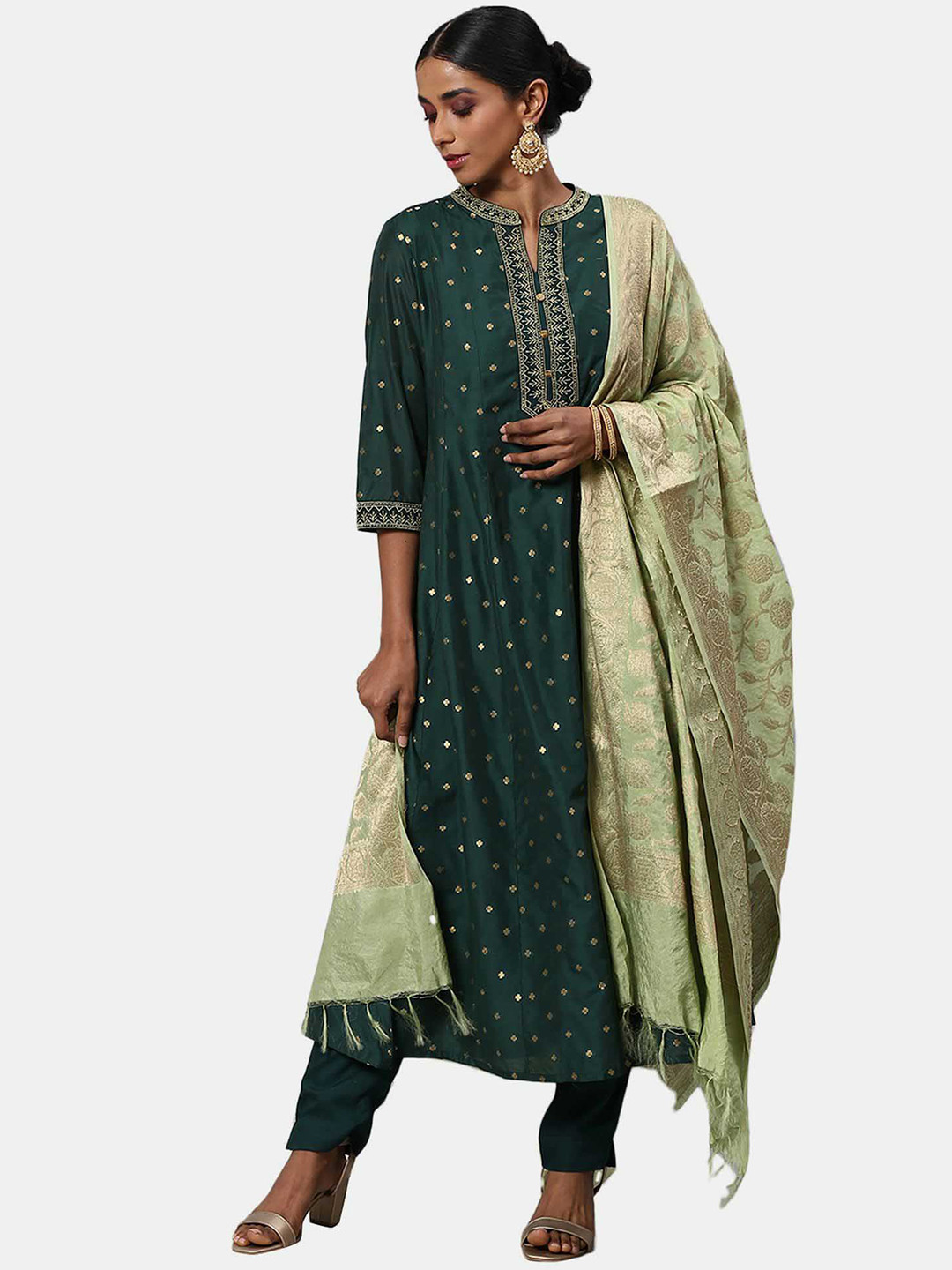 

Anahi Women Green Kurta with Churidar & With Dupatta