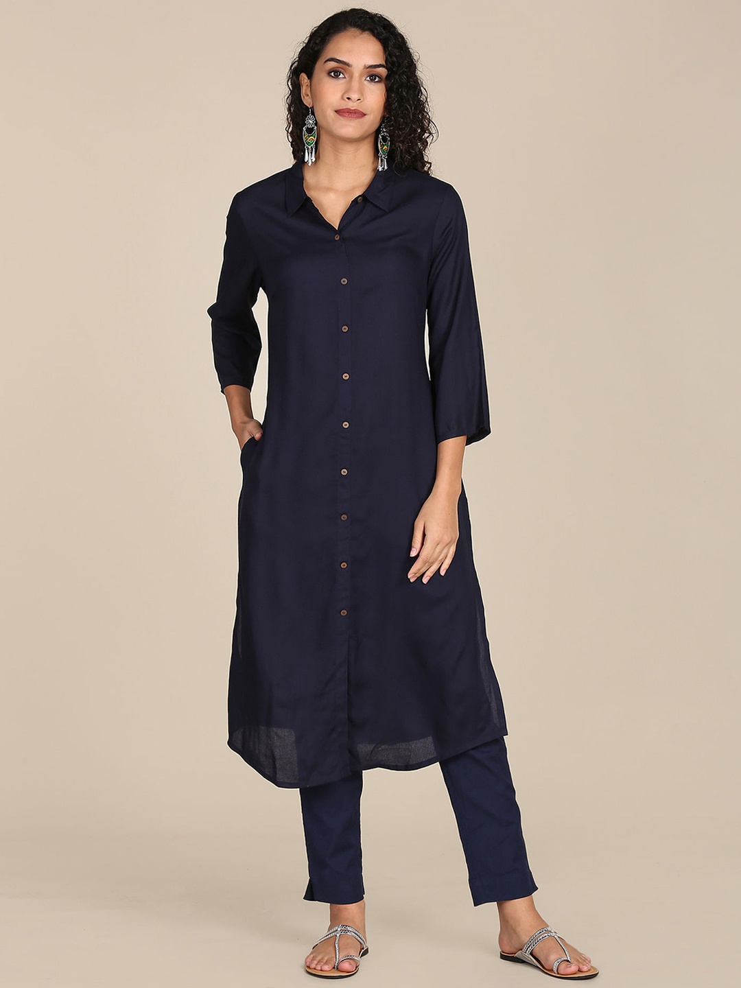 

Karigari Women Navy Blue Solid Fusion Kurta