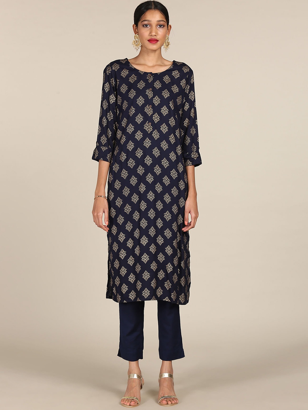 

Karigari Women Blue Floral Embroidered Kurta