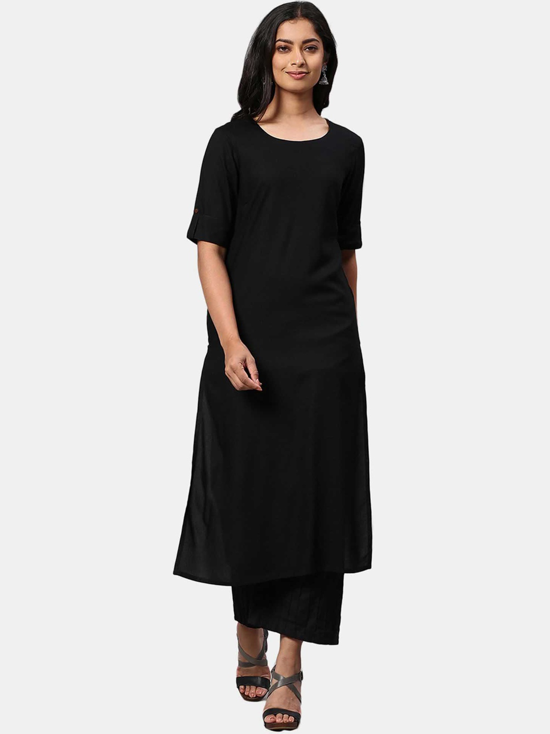 

Karigari Women Black Solid Kurta