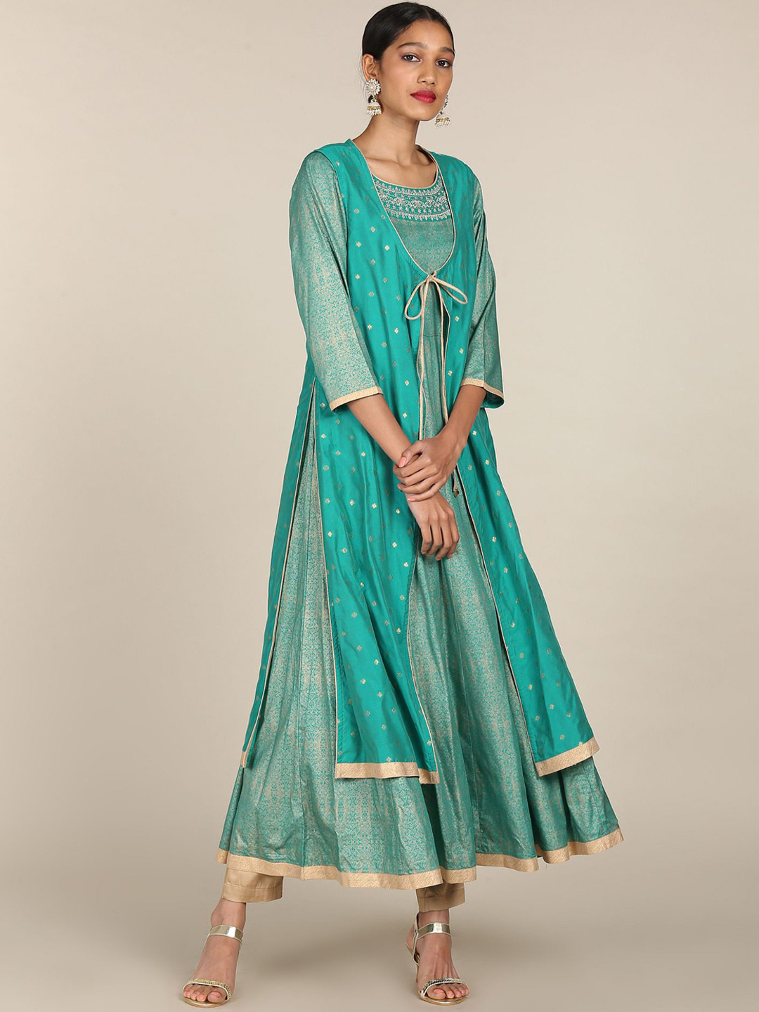 

Anahi Women Blue & aqua sea Floral Cold-Shoulder Sleeves Thread Work Kurta