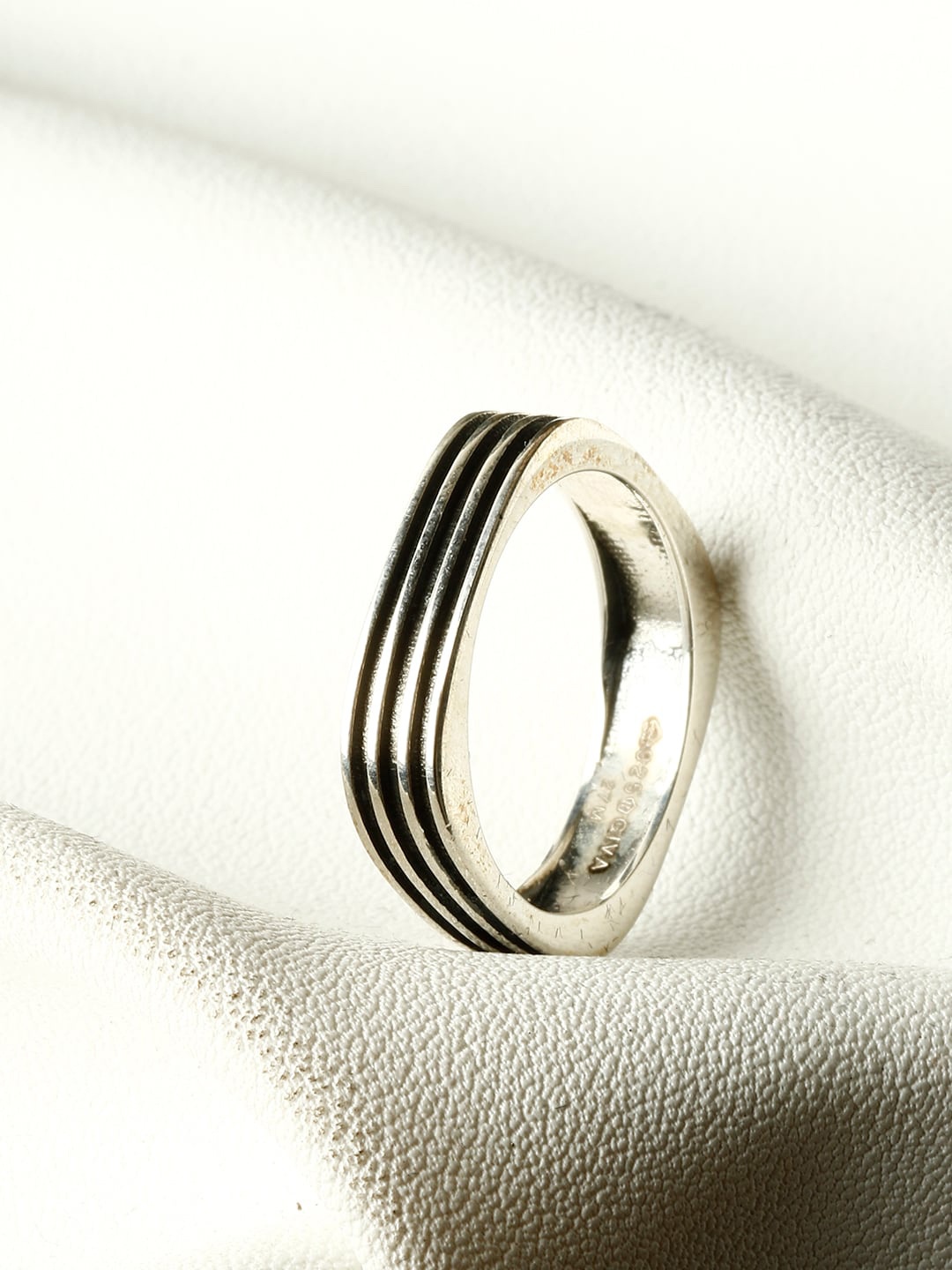 

GIVA 925 Sterling Silver Oxidised Square Adjustable Ring