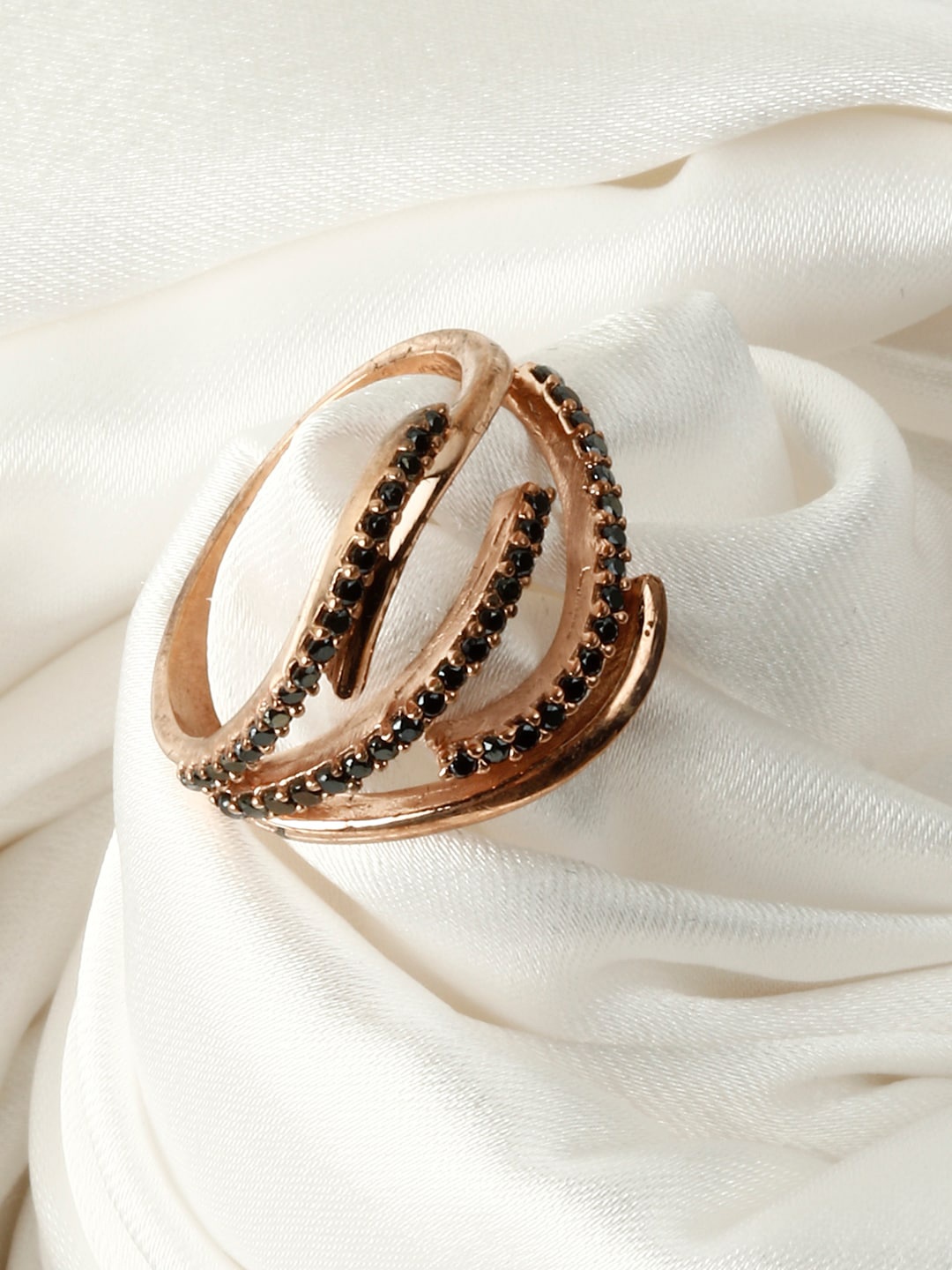 

GIVA 925 Sterling Silver Rose Gold Plated Black Weave Ring