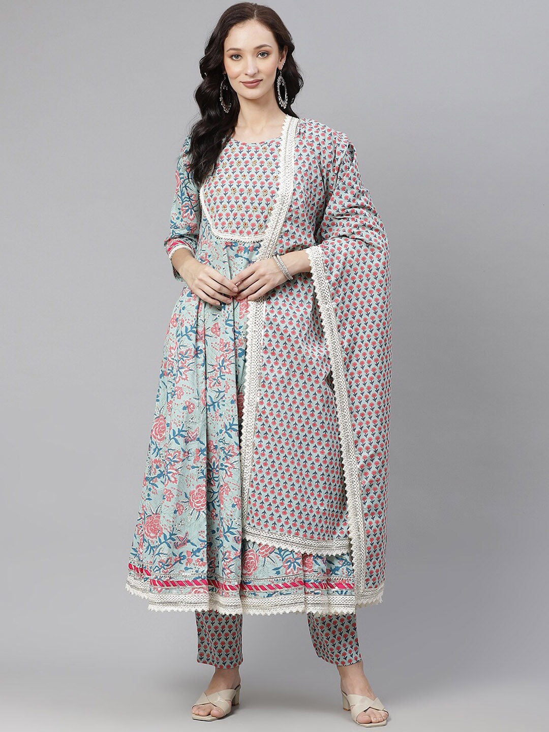

Divena Women Blue Floral Printed Pleated Pure Cotton Kurta with Palazzos & With Dupatta