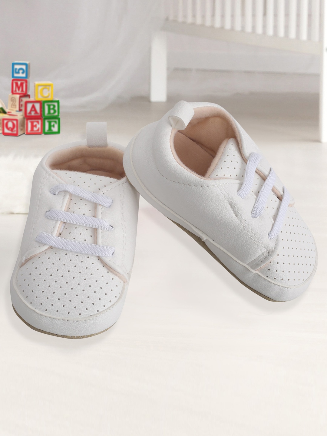 

Baby Moo Infant Kids White Solid Booties