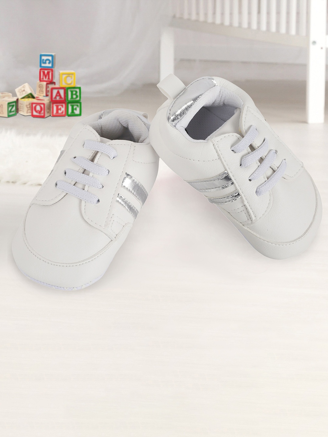 

Baby Moo Kids White Striped Booties