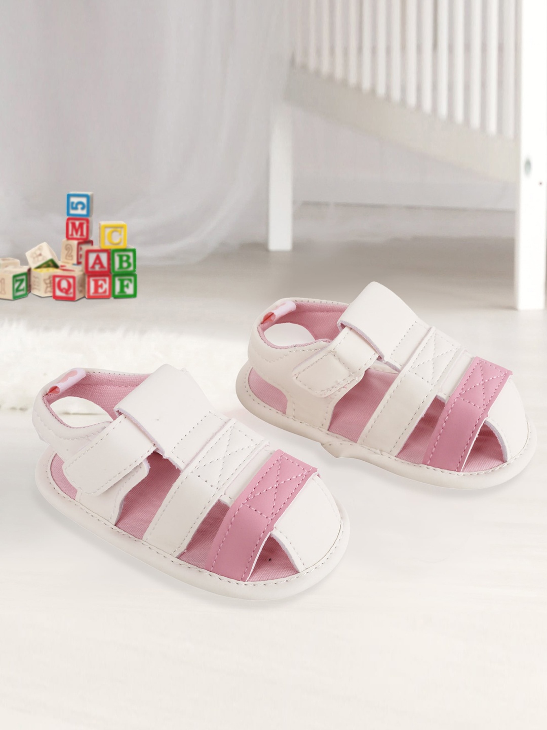 

Baby Moo Infant Girls White & Pink Solid Booties