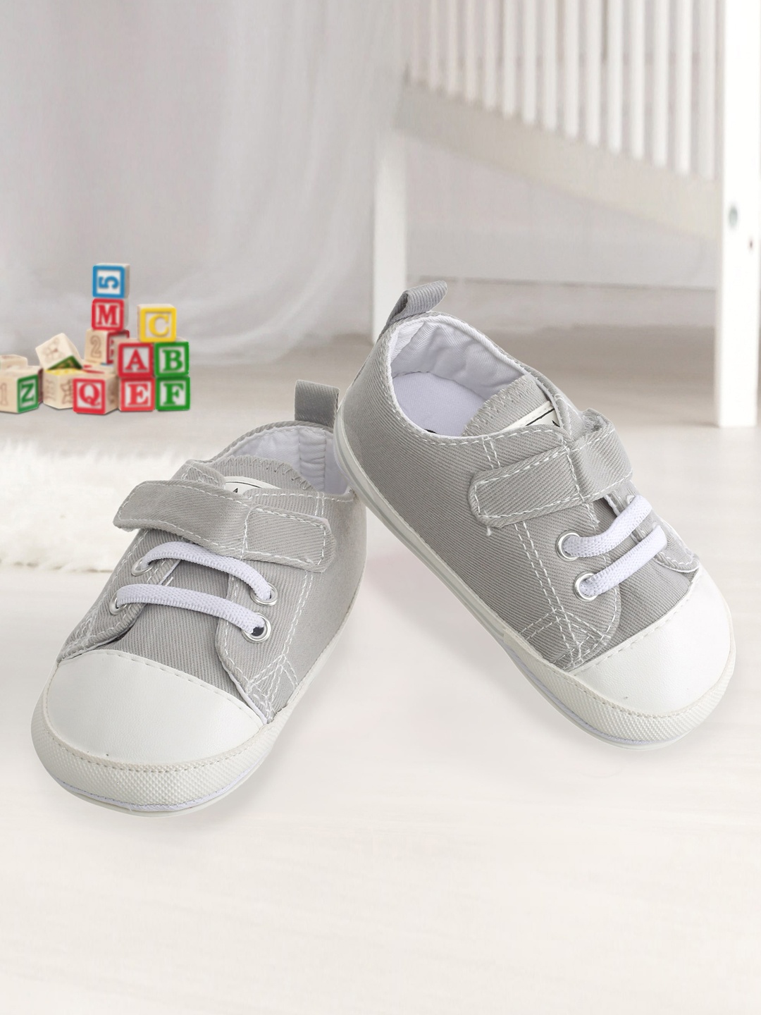 

Baby Moo Infants Kids Grey & White Canvas Velcro Booties