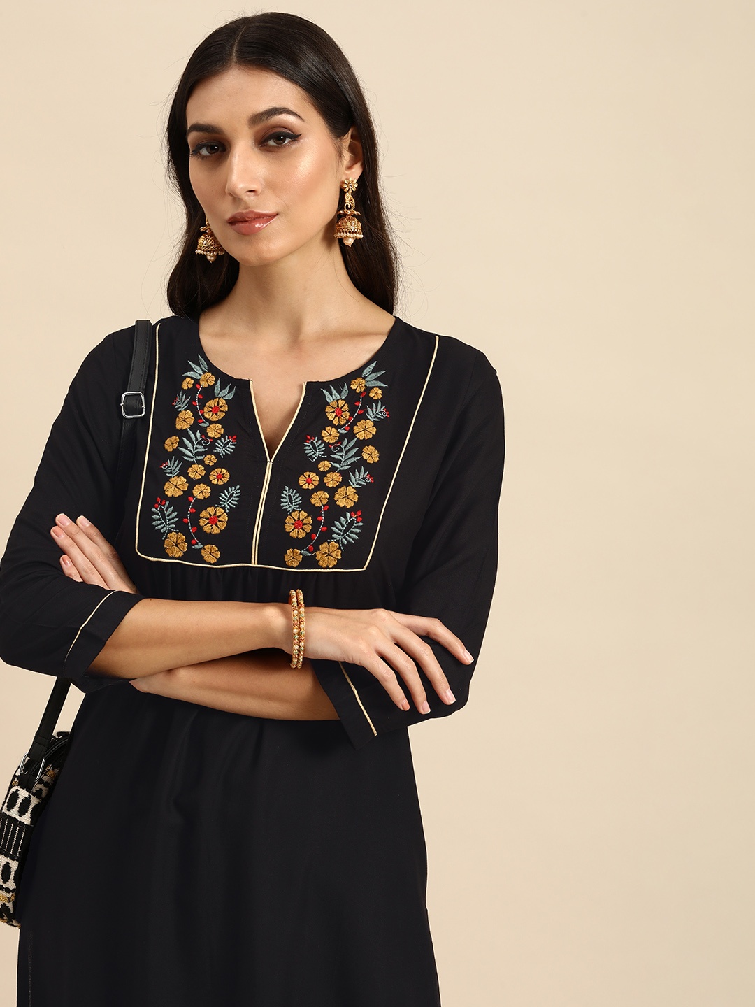 

all about you Women Black Floral Yoke Design Embroidered Thread Work Straight Kurta