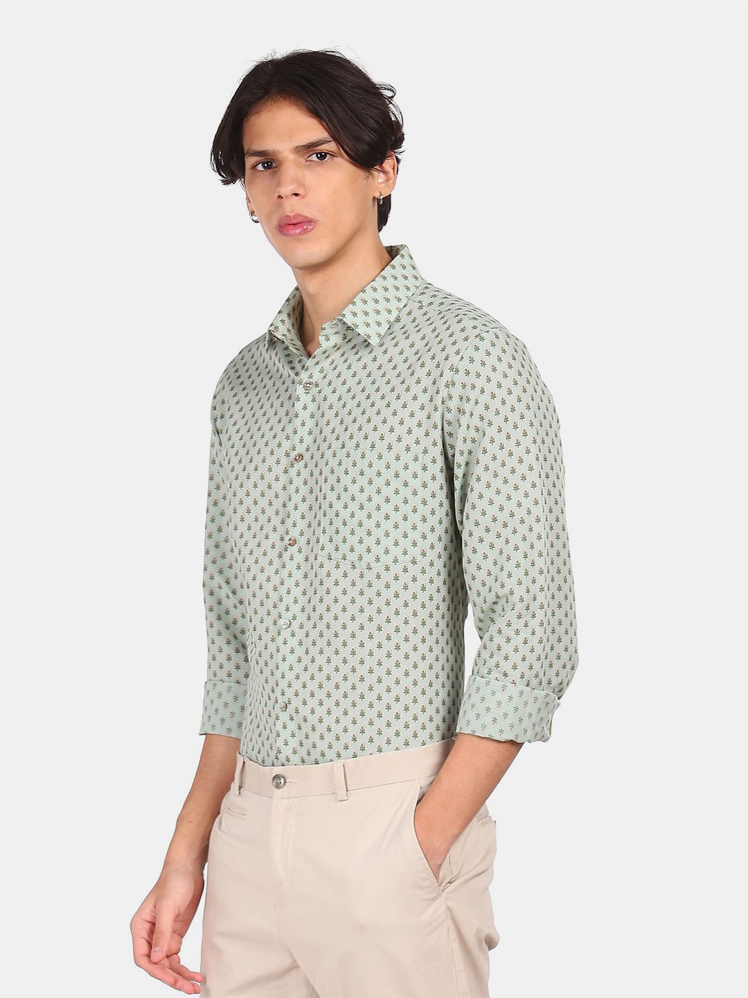 

Arrow Men Green Floral Printed Casual Shirt