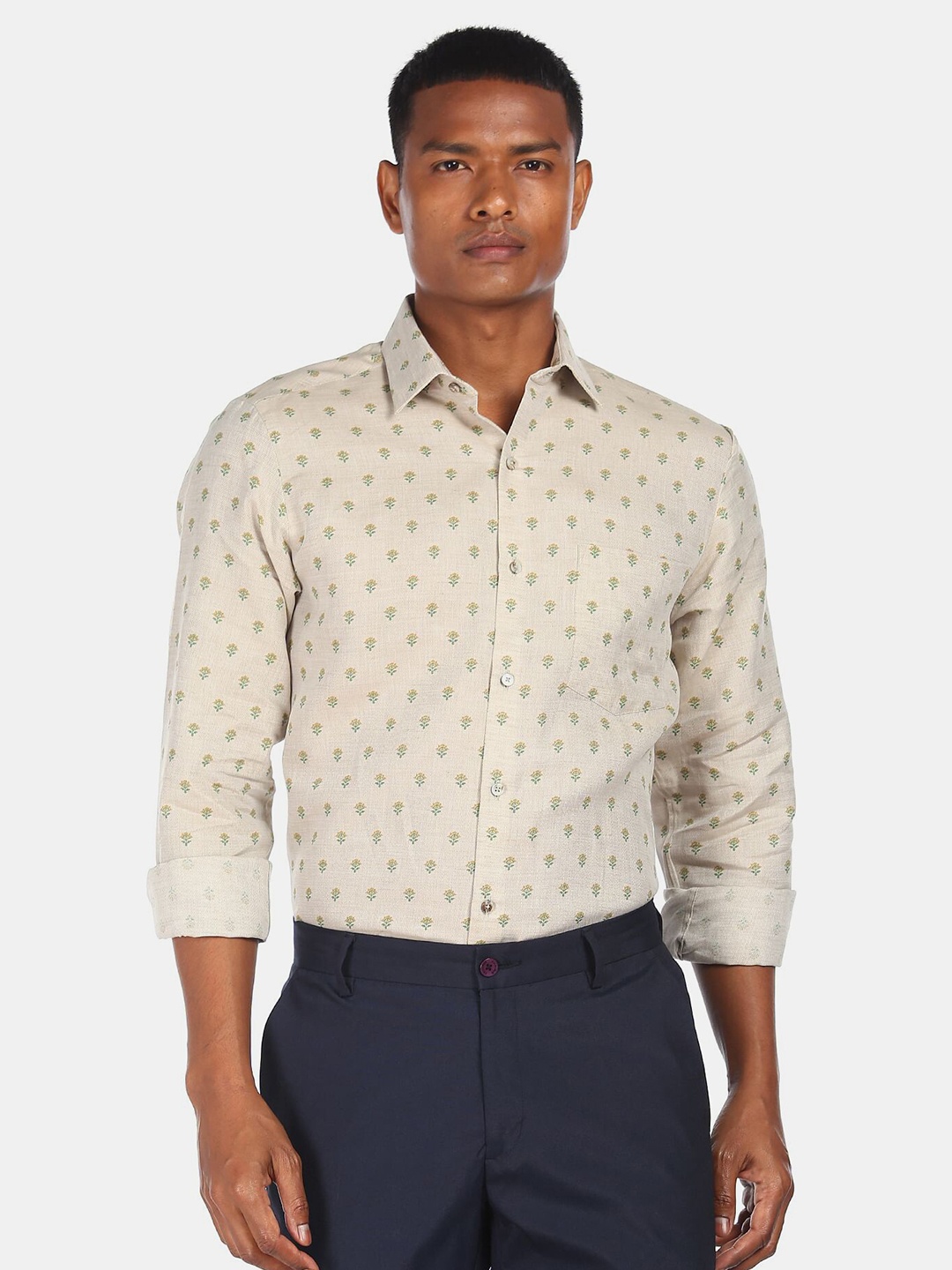 

Arrow Men Beige Floral Printed Formal Shirt