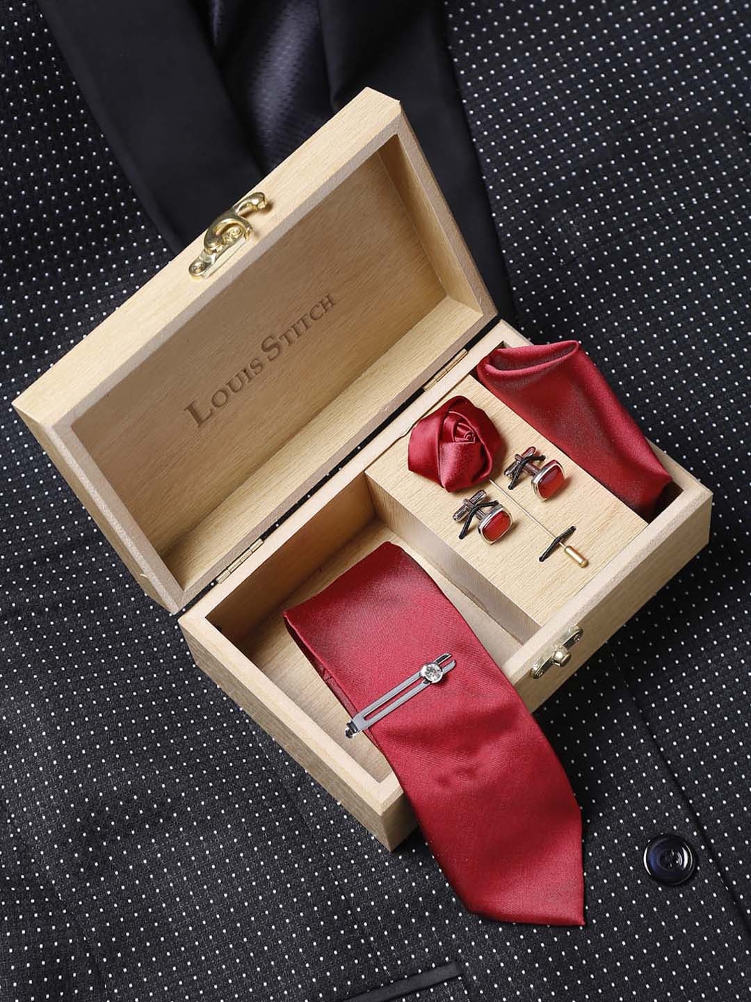 

LOUIS STITCH Men Red Solid Accessory Gift Set