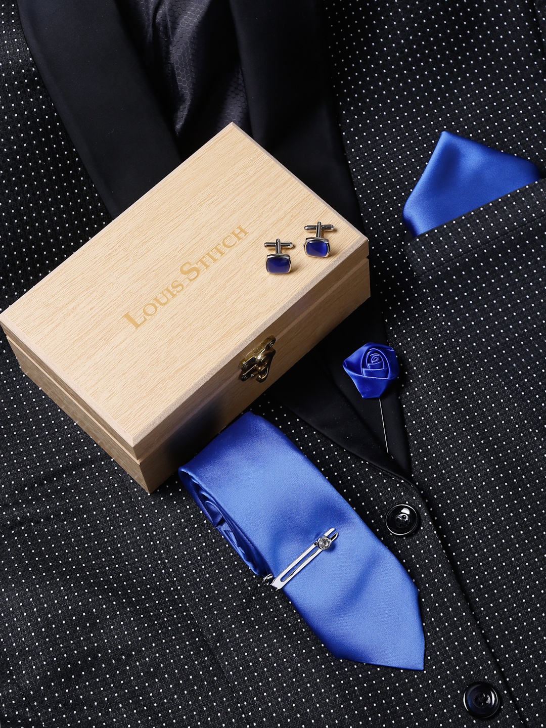 

LOUIS STITCH Men Blue Solid Italian Silk Accessory Gift Set