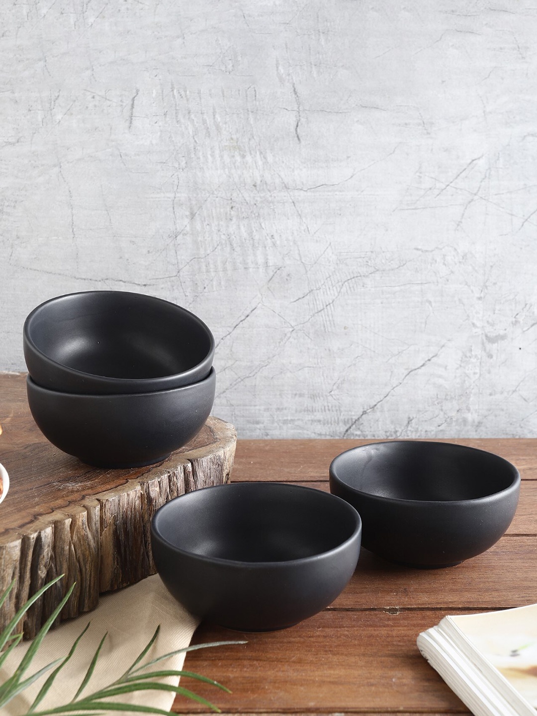 

The Decor Mart Black & 4 Pieces Ceramic Matte Bowls