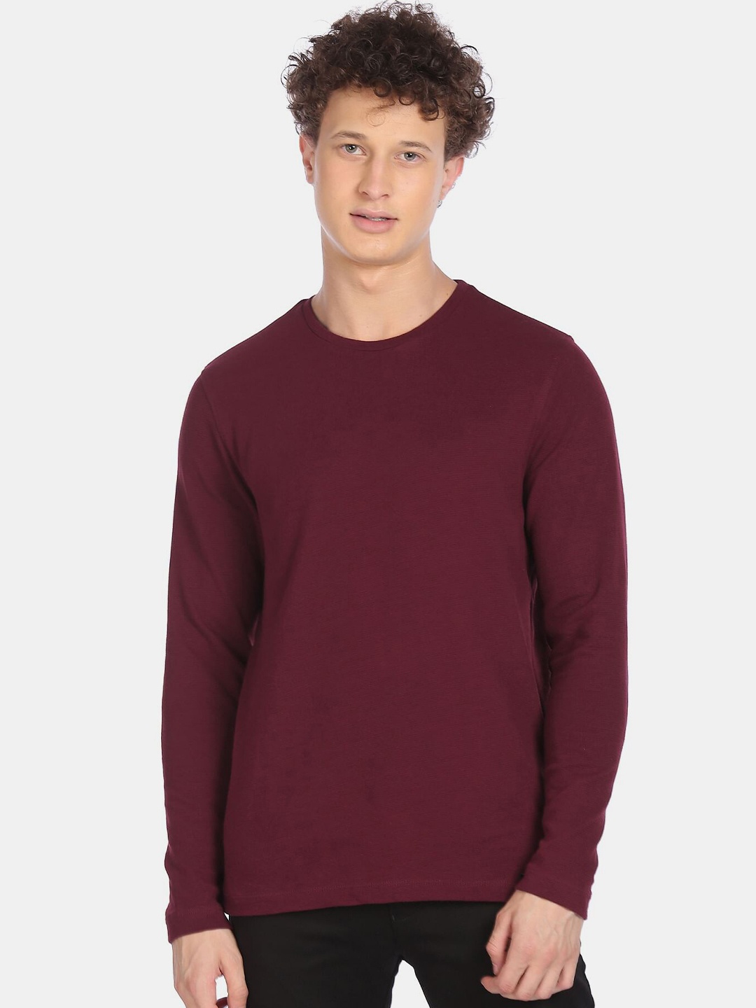 

Arrow Sport Men Red V-Neck Raw Edge T-shirt