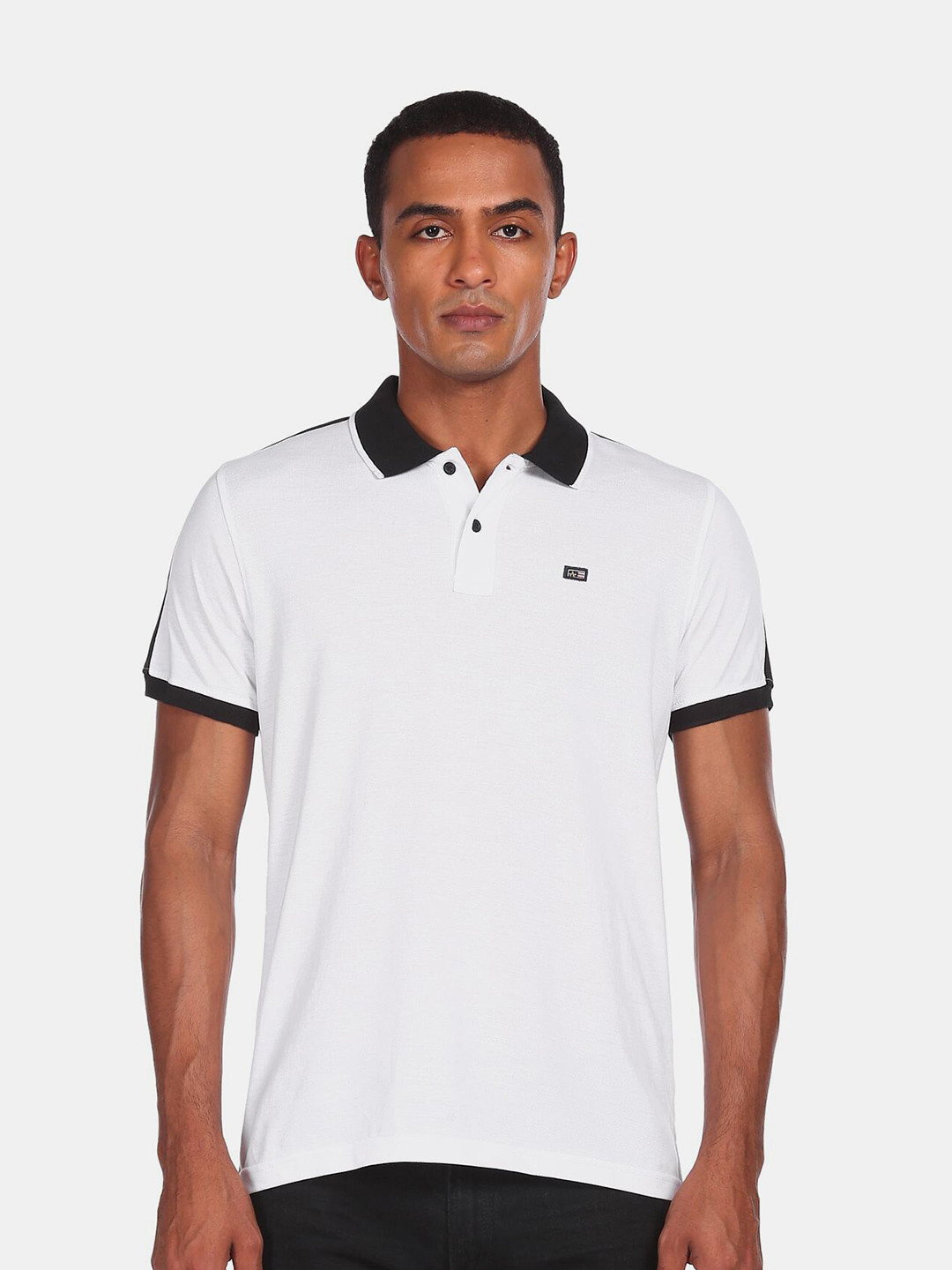 

Arrow Sport Men White & Black Polo Collar T-shirt
