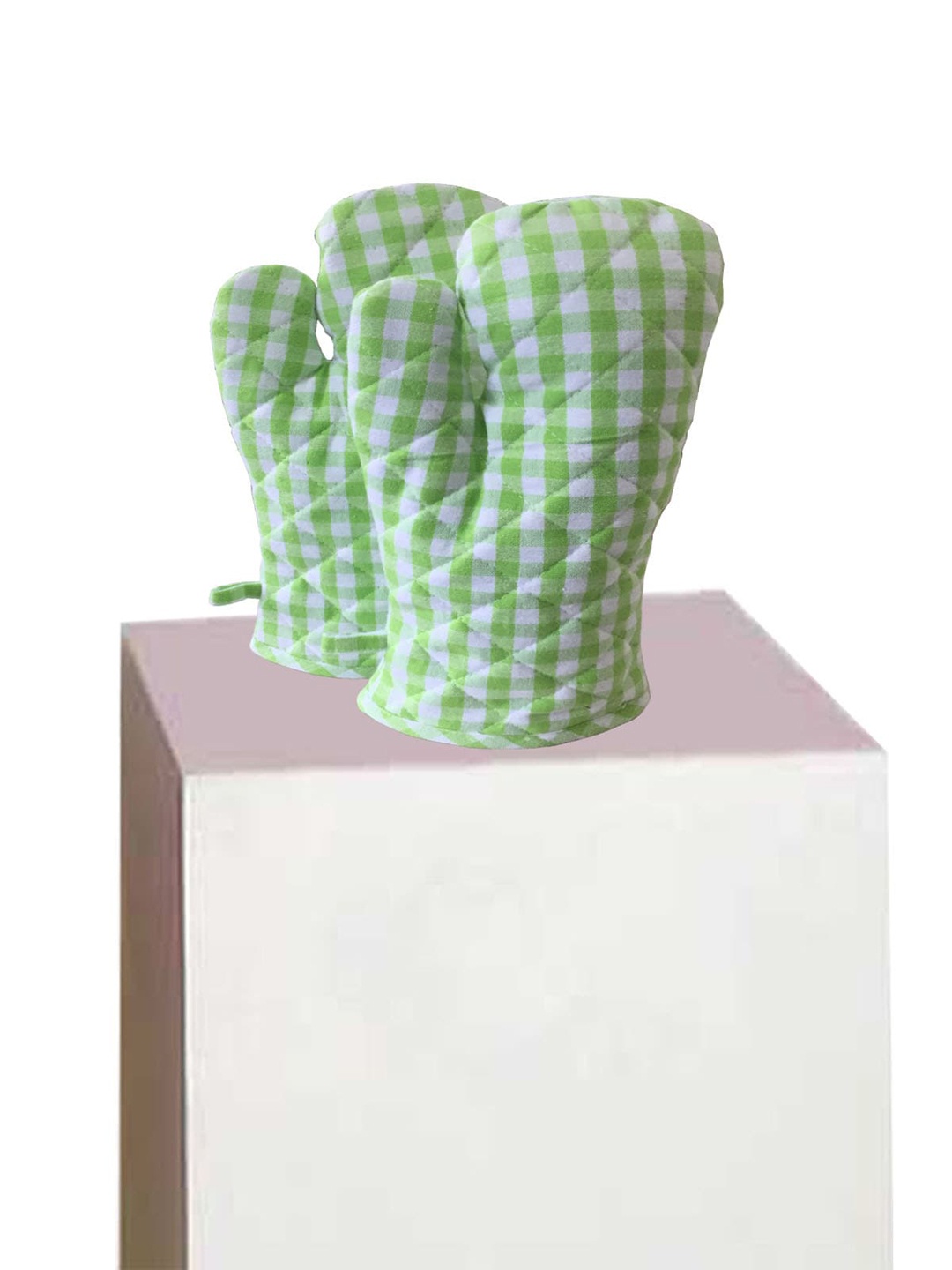 

Lushomes Women Pack Of 2 Green & White Checked Cotton Kitchen Gloves