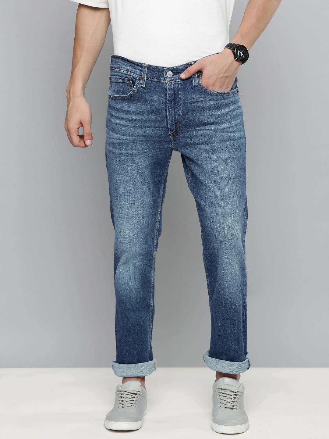 

Levis 511 Men Blue Slim Fit Mid-Rise Clean Look Light Fade Stretchable Jeans