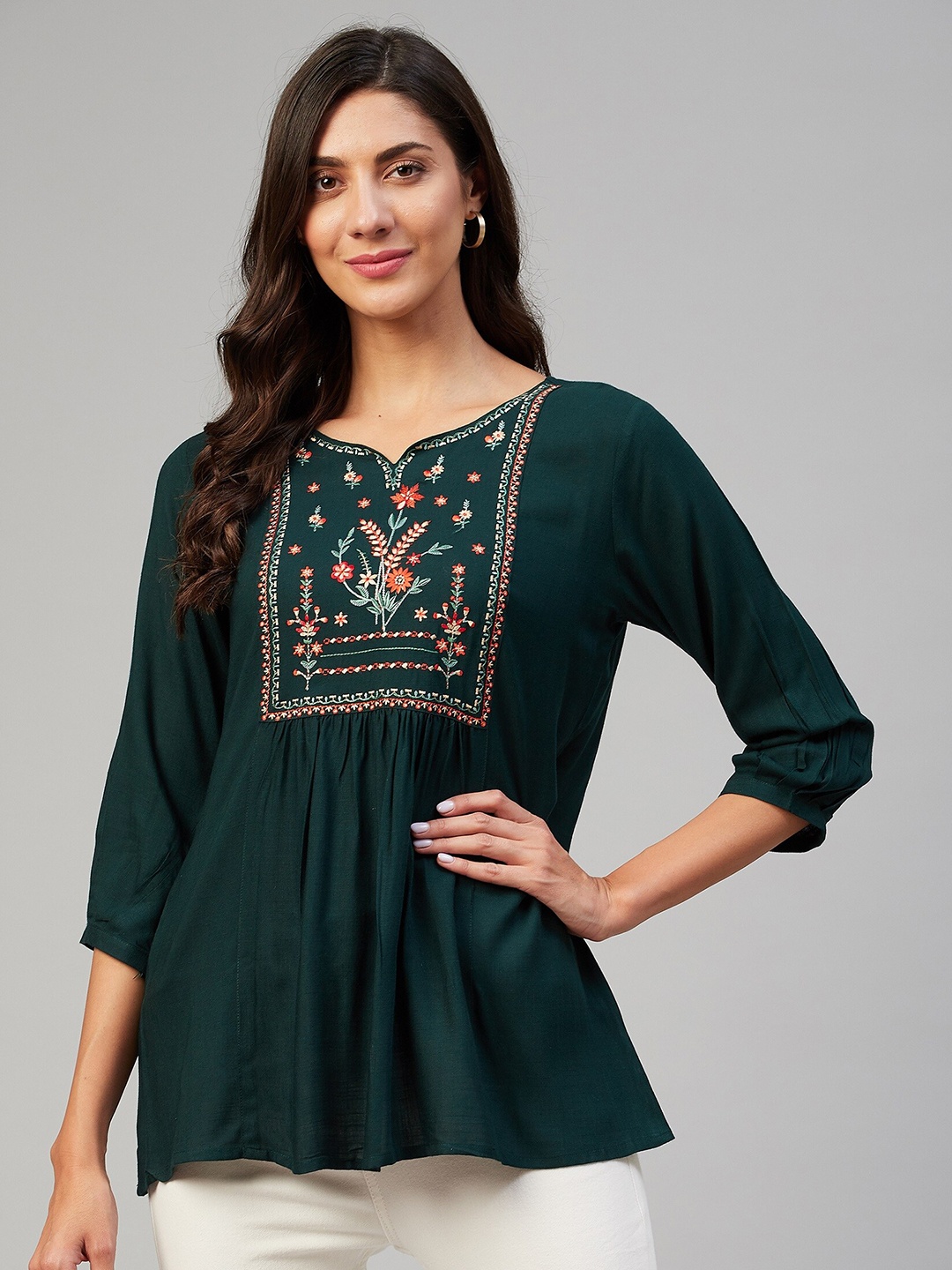 

VAABASTA Green Print Top