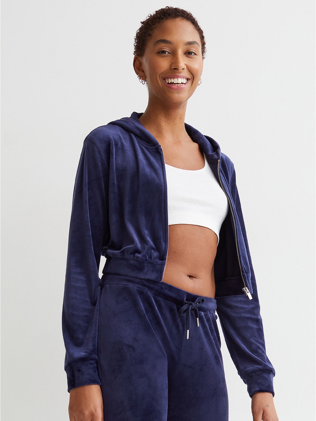 

H&M Women Blue Cropped Velour Zip-Though Hoodie