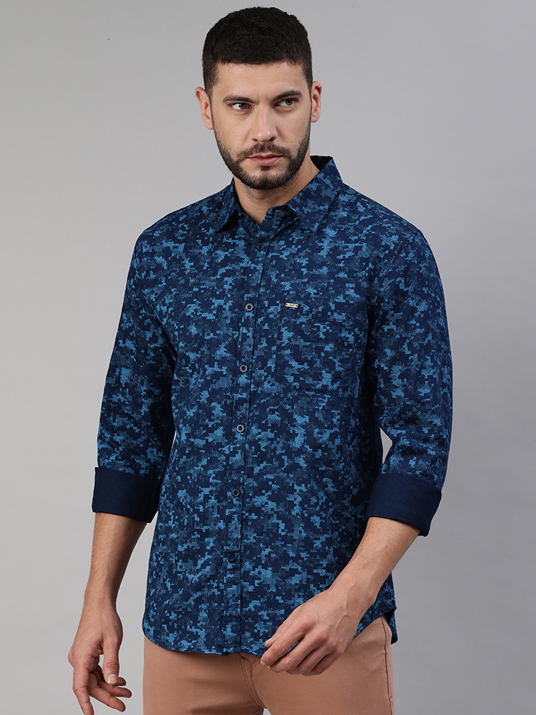 

abof Men Navy Blue Slim Fit Abstract Printed Pure Cotton Casual Shirt