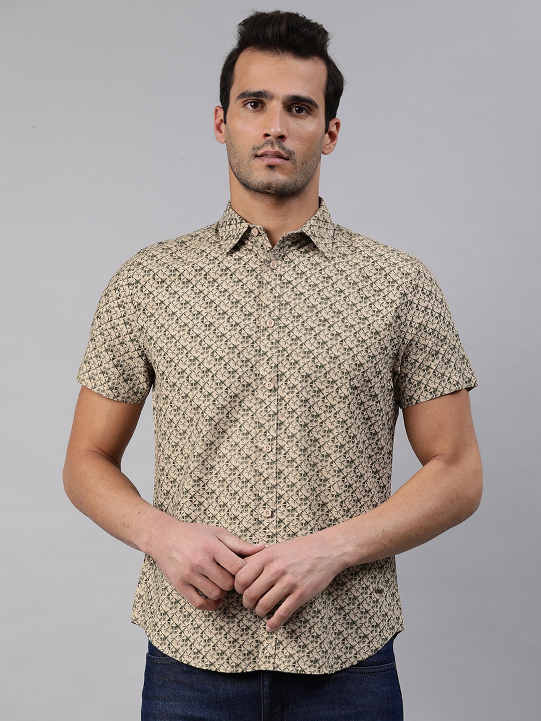 

abof Men Beige & Black Slim Fit Printed Casual Shirt